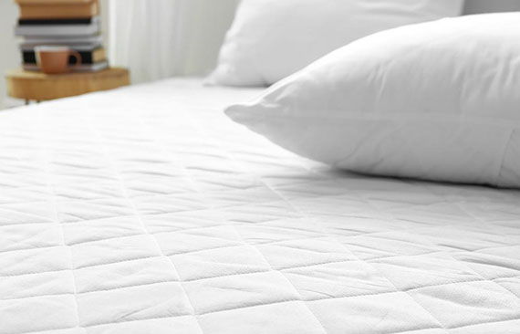 Comment tester efficacement son matelas à ressorts ensachés avant l'achat ?